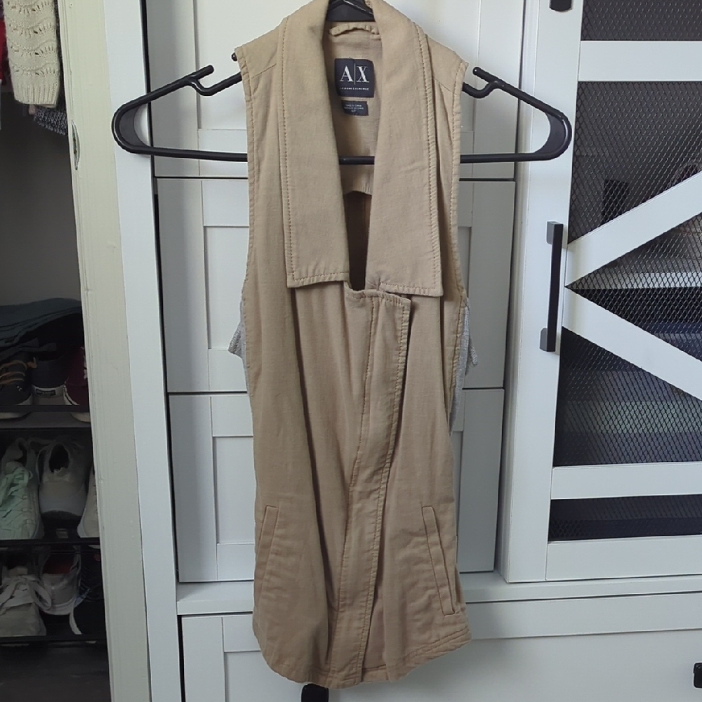 Women's Tan Sleeveless Jacket